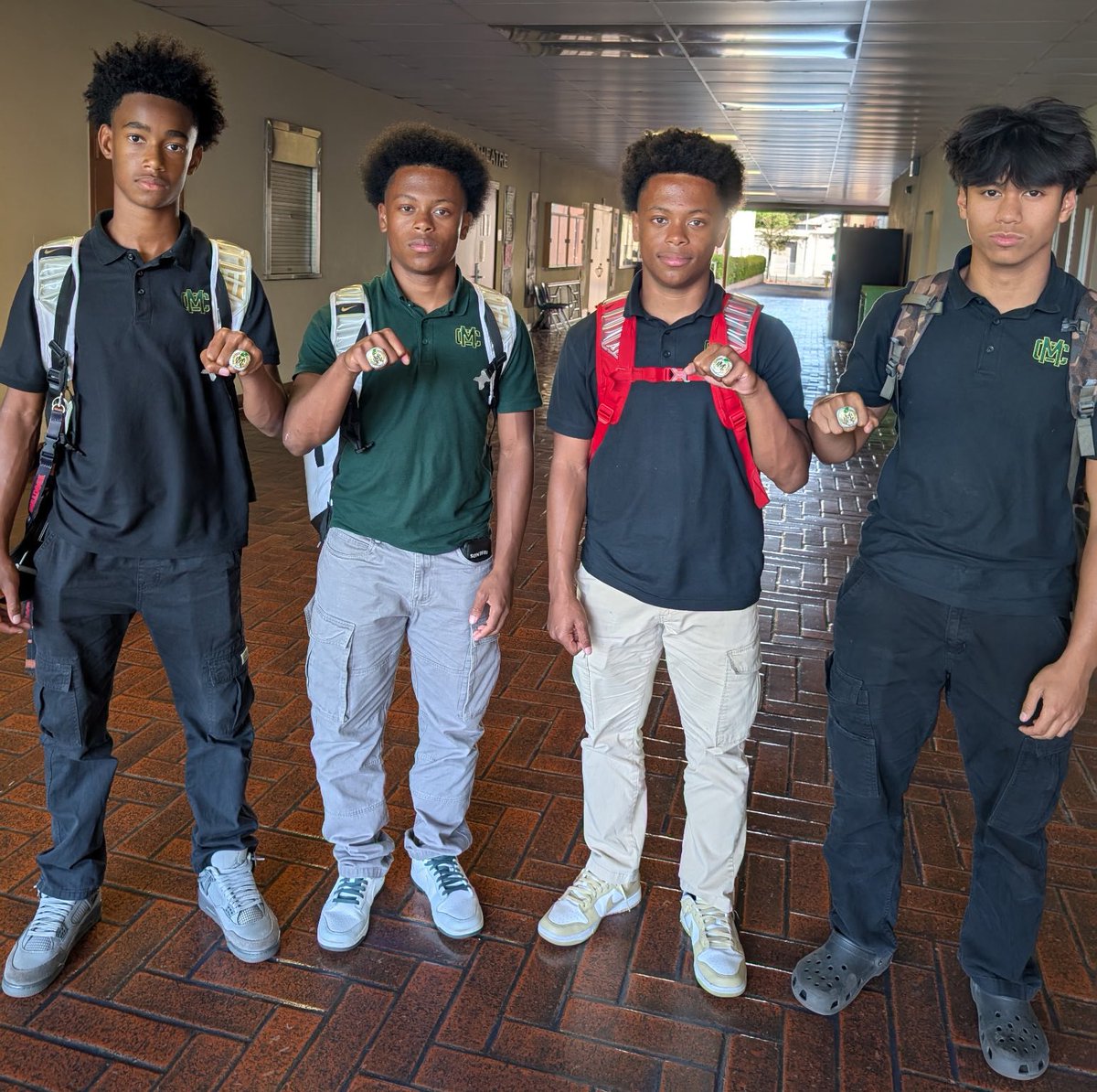 The #JVCallUps for the #StateChampionship run (5x Playoff Game experience) were essential to the success of our program’s historical win. Here are 4 of those essential athlete…all received rings!
.
L-R: <a href="/Klillard298915/">Kalil Lillard</a> <a href="/ZionDysart/">Zion Dysart</a> <a href="/ElijahDysart_5/">Elijah Dysart</a> <a href="/dsurdilla2027/">Dominic Surdilla</a>