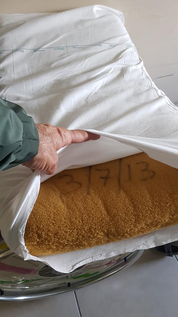 Ecco una delle tante conseguenze(per carità...piccola)a cui hanno i numerosi tagli alla #sanità della #regione #lazio fatti dalla passata #giunta #regionale di #zingaretti. Si è costretti a portarsi da #casa il materiale per avere una #degenza #dignitosa negli #ospedali. VERGOGNA