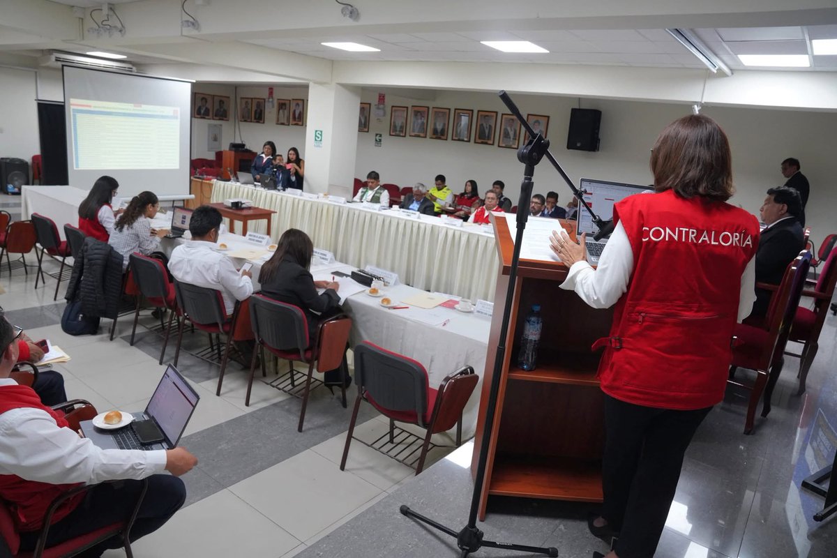 comision31154's tweet photo. Iniciamos la 9na sesión extraordinaria semipresencial de la Comisión Especial Multipartidaria de Monitoreo y Seguimiento del Control Concurrente en #TACNA. Saludamos a los congresistas e invitados, con quienes hemos compartido la agenda programada. #ControlConcurrente https://t.co/xlr64CWv1e