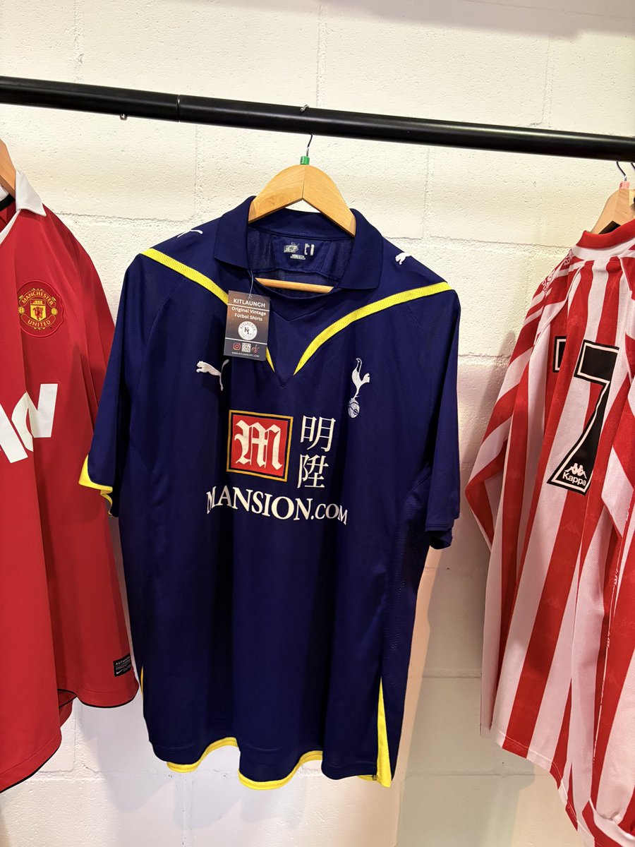 kit_launch's tweet photo. Bilbao Vintage Football Pop-Up 🚨 ⚽️ 

May 20th - 25th. Calle Iparraguirre 31 📍 

Europa League Final &amp; Athletic Club vs Barça 🏆 https://t.co/BvceQNBlqp