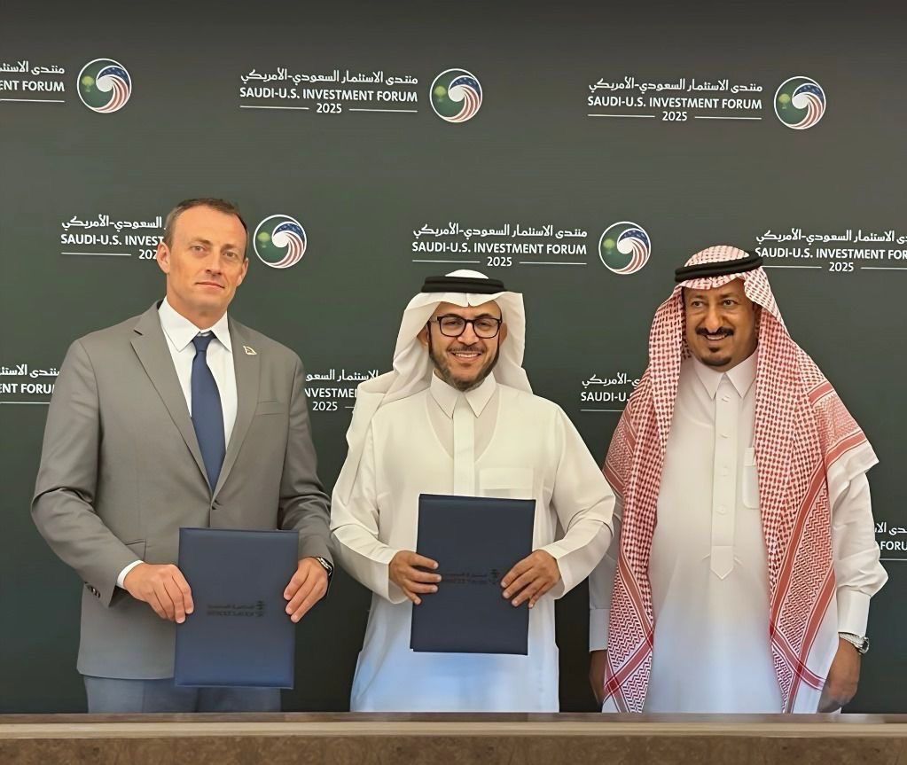 وقّعت شركة قدرة للصناعات الدفاعية اتفاقيةمع شركة فيلر الدفاعية الأمريكية على هامش القمةالسعودية-الأمريكية
أوضح فيصل بن بندر بن حميدالرئيس التنفيذي لشركة قدرة للصناعات الدفاعيةأنهاخطوة نوعية نحو تمكين القدرات السعودية لتأسيس مشاريع صناعية مشتركةونقل التقنية،وتدريب الكفاءات الوطنية