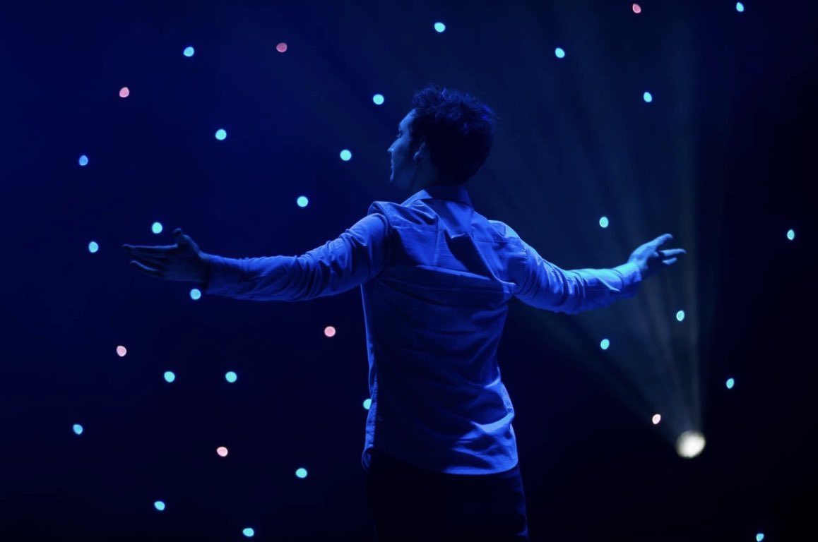 EXCITING NEWS!
Tomorrow, on Norway’s Constitution Day, I’ll be a guest on NRK TV ✨ Right in front of the Royal Palace in Oslo 🇳🇴 Tune in 08:45 🥳

<a href="/NRKno/">NRK</a> 
#Alexx #AlexxAlexxander #illusionist #Magician #Magic #Norway #ConstitutionDay #NRK #Live #tv #ShowBusiness #LiveTheMagic