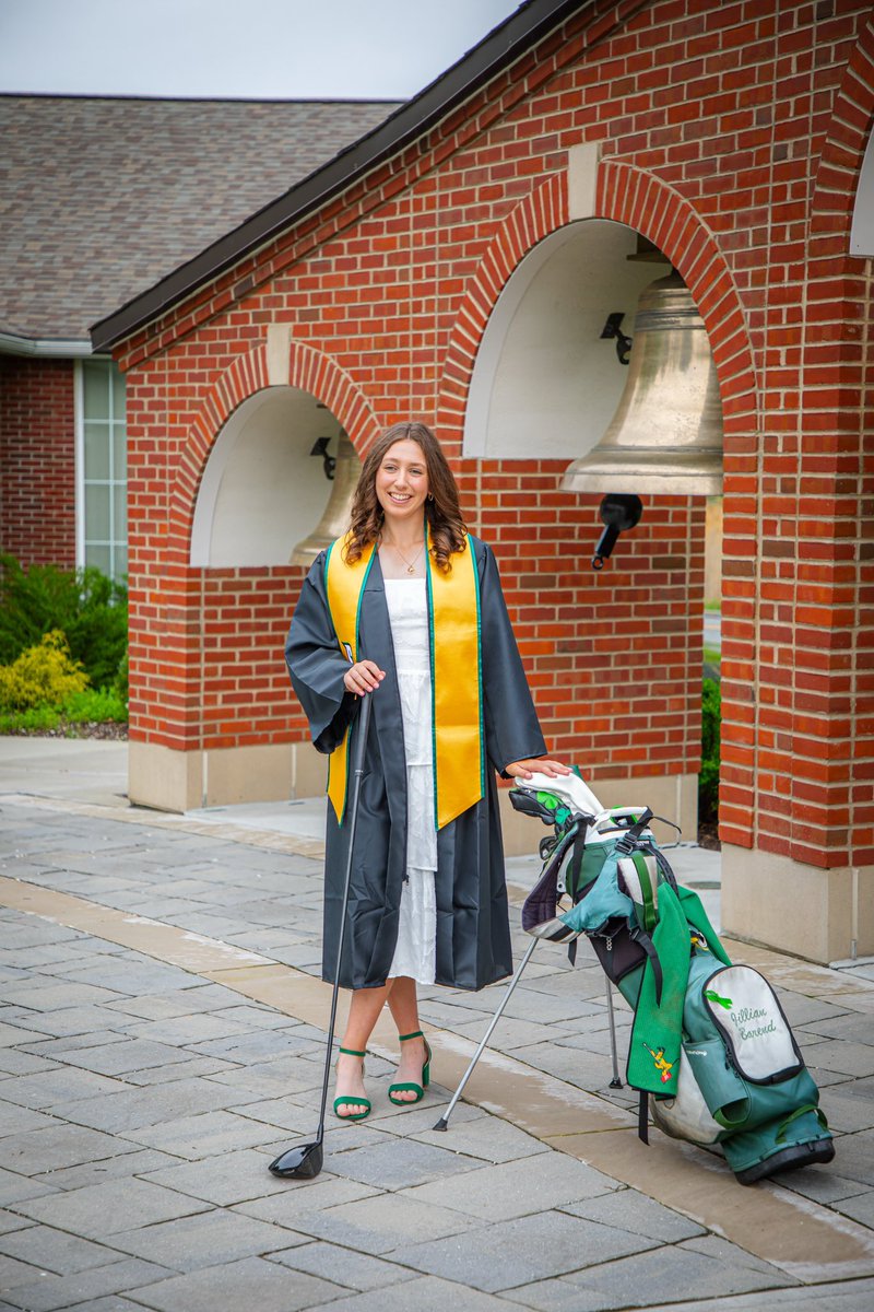 👩‍🎓 Can’t take the clubs out of her hands 🏌️‍♀️

Thank you for everything, Jillian! Best of luck at graduation! 🎓

#MarchOn x #SienaSaints