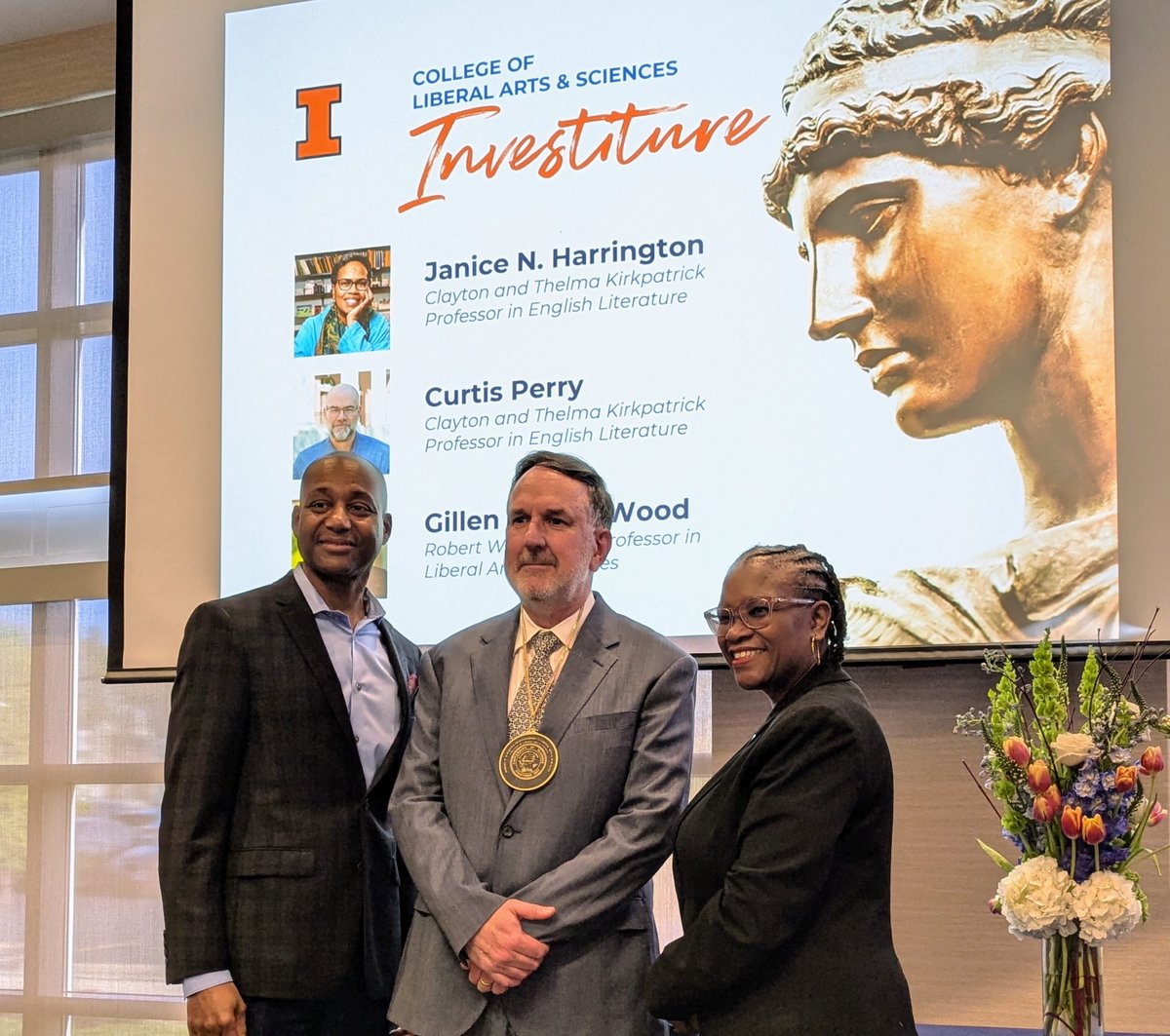 iSEE at U of I (@sustainillinois) on Twitter photo Congrats to Gillen D’Arcy Wood, Director of iSEE's Certificate in Environmental Writing, who is the new Robert W. Schaefer Professor of Liberal Arts at <a href="/LASillinois/">U of I College of LAS</a>! 🙌
Wood, a celebrated author, said the CEW has been "deeply professionally rewarding."
➡️ emails.illinois.edu/newsletter/11/… Congrats to Gillen D’Arcy Wood, Director of iSEE's Certificate in Environmental Writing, who is the new Robert W. Schaefer Professor of Liberal Arts at <a href="/LASillinois/">U of I College of LAS</a>! 🙌
Wood, a celebrated author, said the CEW has been "deeply professionally rewarding."
➡️ emails.illinois.edu/newsletter/11/…
