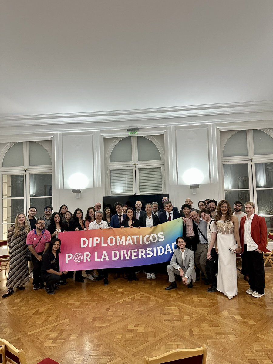 La #equalrightscoalition inició la conmemoración del Día Internacional contra la Homofobia, la Bifobia y la Transfobia, con el conversatorio “Los discursos de odio en redes sociales contra las personas LGBTIQ+”, en el que participaron expertos en el tema.