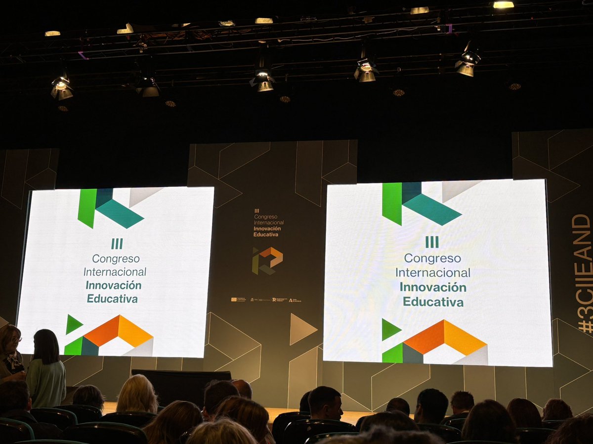 Proferrando's tweet image. En el #3CIIEAND de Granada aprendiendo y disfrutando de la ponencia de @msalasmartinez