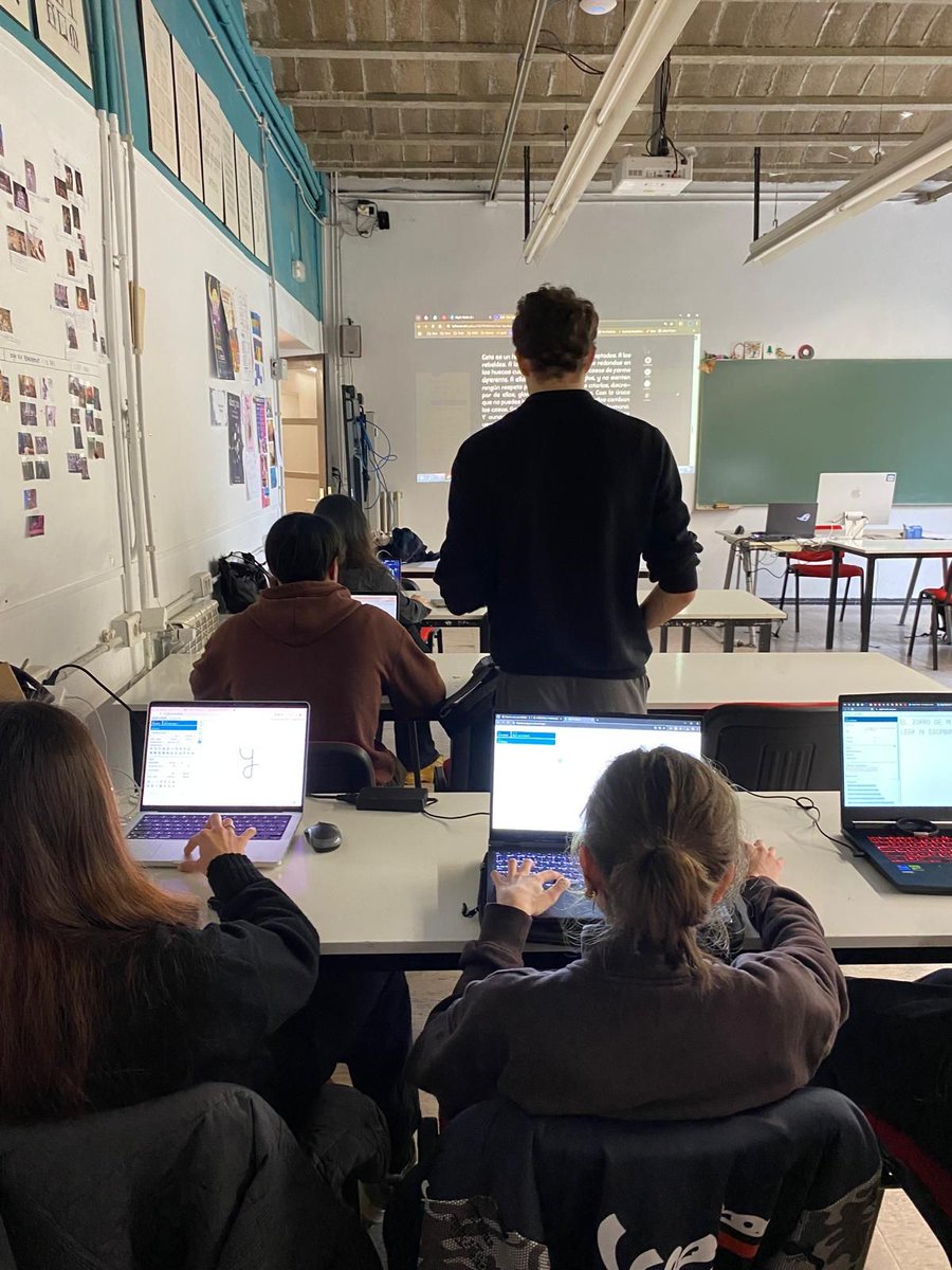 El pasado viernes tuve el honor de regresar a la Escola d'Art de Vic para impartir un taller práctico sobre cómo convertir vectores en tipografías descargables. ✏️ 🙌

Un agradecimiento muy especial al centro pordarme la oportunidad de compartir mis experiencias 🙏💙