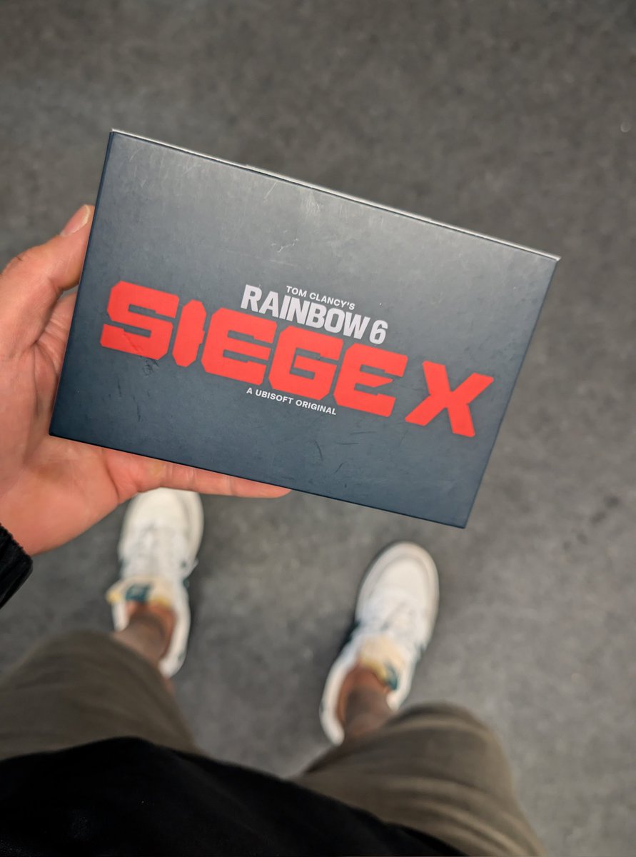 yoinked an early copy who wants it?? 👀