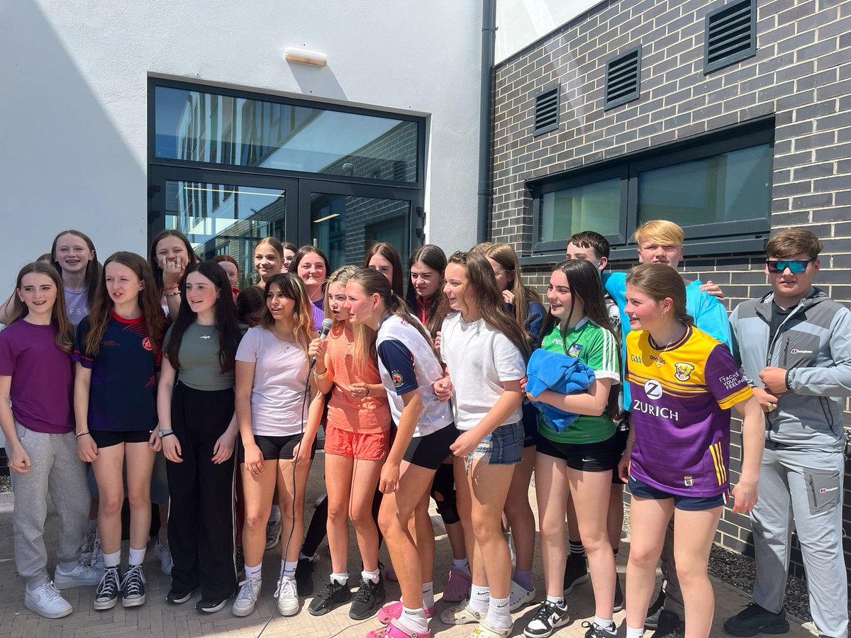 mccwellbeing's tweet image. What a fantastic ending to the Wellbeing week! Lunchtime karaoke in the sun and rock the boat☀️🌞⛵️🚣
Thank you to all students and staff for participating so well all week! #wellbeing #amberflag #MentalHealthAwarenessWeek @mungretcc