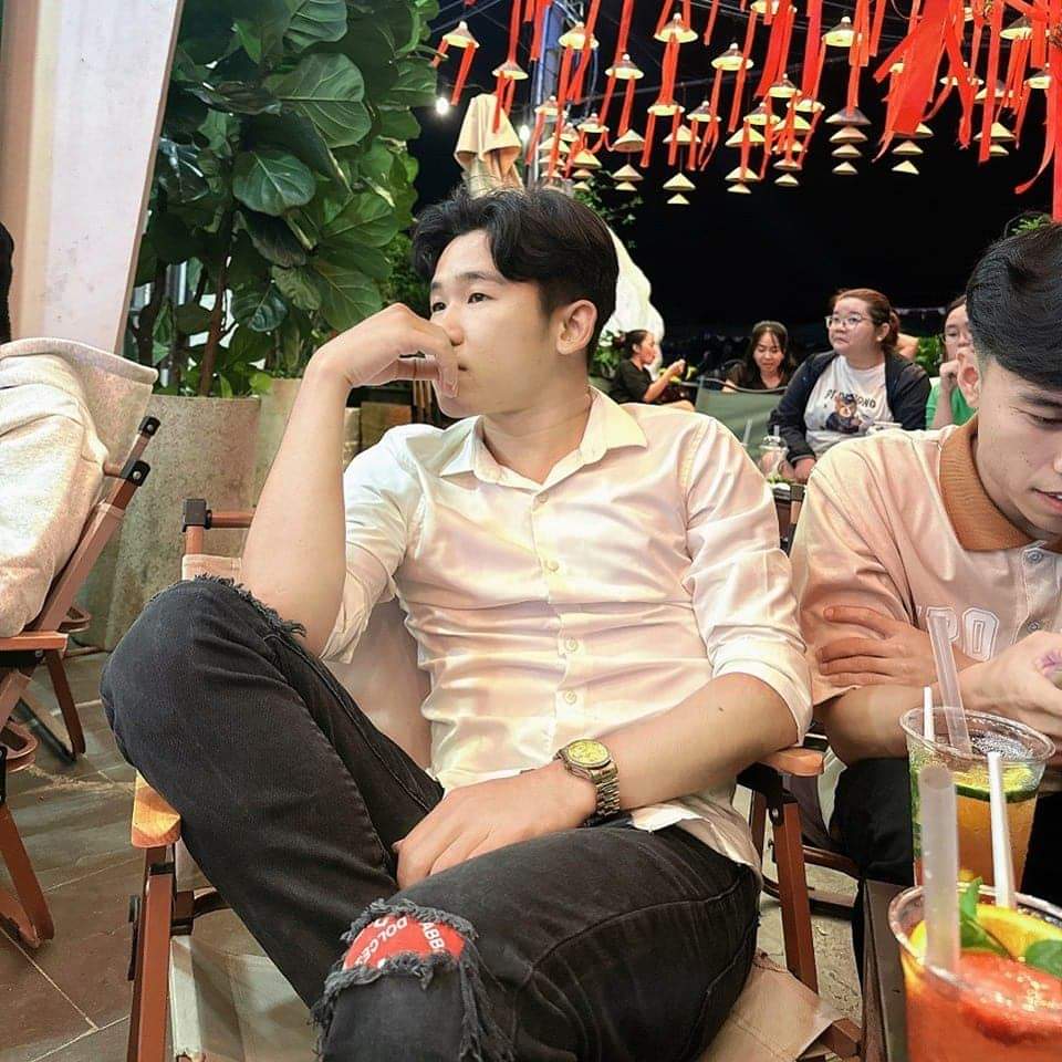 TiTi213292's tweet photo. Sg bộn bề áp lực quá 🥴 https://t.co/N7fo3fVI4h