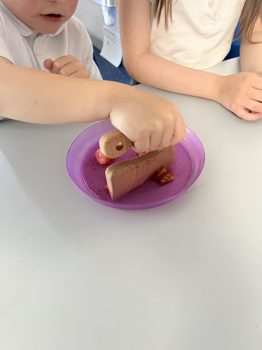 wolverham_rowan's tweet photo. Rowan class loved using the bridge method in DT to chop and then taste various pizza toppings… https://t.co/wXf1e4e6Zn