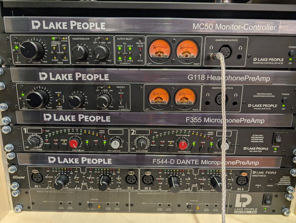 eear_yoshikei's tweet image. LAKE PEOPLE
スタジオ等のプロ向けにアンプを製作しているメーカー。日本だとVIOLECTRICという名前の方が知っている方も多いのではないでしょうか？LAKE PEOPLEはプロ用、VIOLECTRICは民生用という住み分けみたいです。VIOLECTRICはe☆イヤホンでも取り扱いあります！
#HIGHEND2025