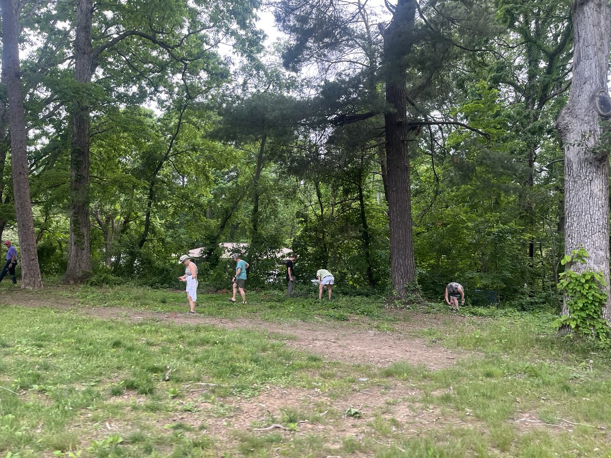 M_dierdorff11's tweet photo. Had a great time last night at Asheville Muni’s first annual BioBlitz…over 80 participants, including Scout Troop 4, who installed their bird boxes while IDing species around the course…we counted a total of 197 different plant and animal species!  #AudubonIntl #BioBlitz2025 https://t.co/OPeaH7RnNf