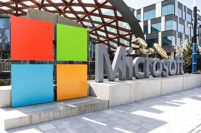 Programmers bore the brunt of Microsoft’s layoffs in its home state as AI writes up to 30% of its code
techcrunch.com/2025/05/15/pro…
#AI #GenAI #Tech #IT #Programer <a href="/Microsoft/">Microsoft</a> #Compliance #ChatGPT #TomCanova <a href="/Modevity/">Modevity</a> #Modevity