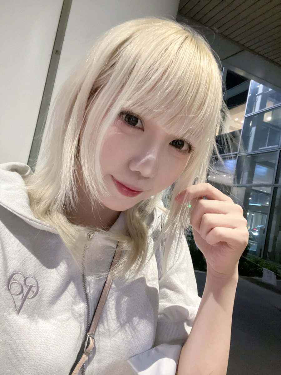 suzu_sentikissu's tweet photo. やっと無事に東京に到着しました～
これからの遠征ライブ、お待ちしています✨ https://t.co/ltlpjrHCcc