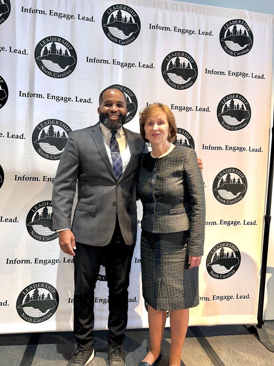 NCICUhighered's tweet photo. Please join NCICU in congratulating our Director of Communications, @DemarcusWill2 for being one of 56 graduates of @LeadershipNC's 32nd class! 
READ MORE: https://t.co/wuRaC4Rtcm #NCICU #LNC #LNC32 #LNCAlumni https://t.co/9NaGi3e4QA