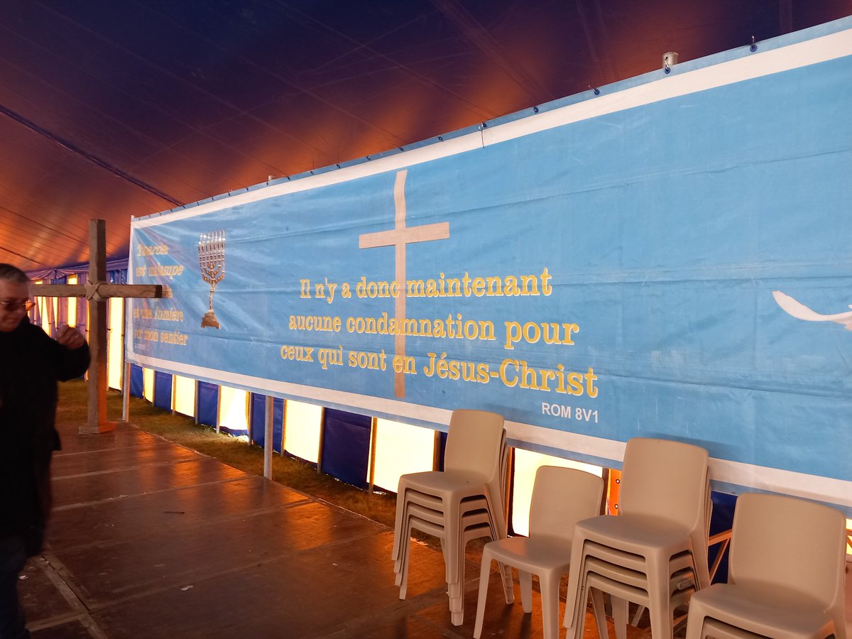 Rassemblement évangélique Vie et Lumière de Nevoy 
Au 6ème jour de la Convention, 5 876 caravanes sont toujours présentes sur le terrain. 
>Pas trouble à l'ordre public et aucune difficulté de circulation.
> 300 gendarmes toujours présents sur la zone