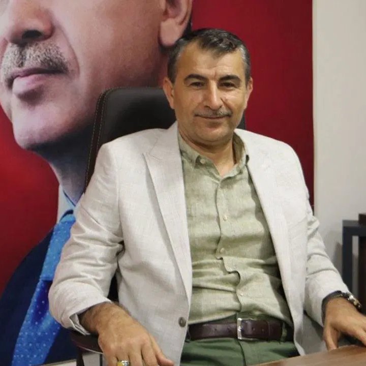 AKP'li eski Diyarbakır Kayapınar İlçe Başkanı Servet Can, 54 kilo uyuşturucu madde ile yakalanması sonucu tutuklandı.