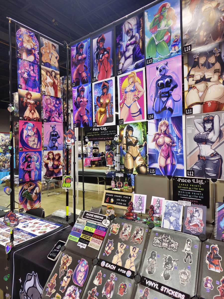 Hey, y'all catch me at <a href="/animecentral/">Anime Central</a> this weekend ✨️🐸 i got some plushies 
#ACEN