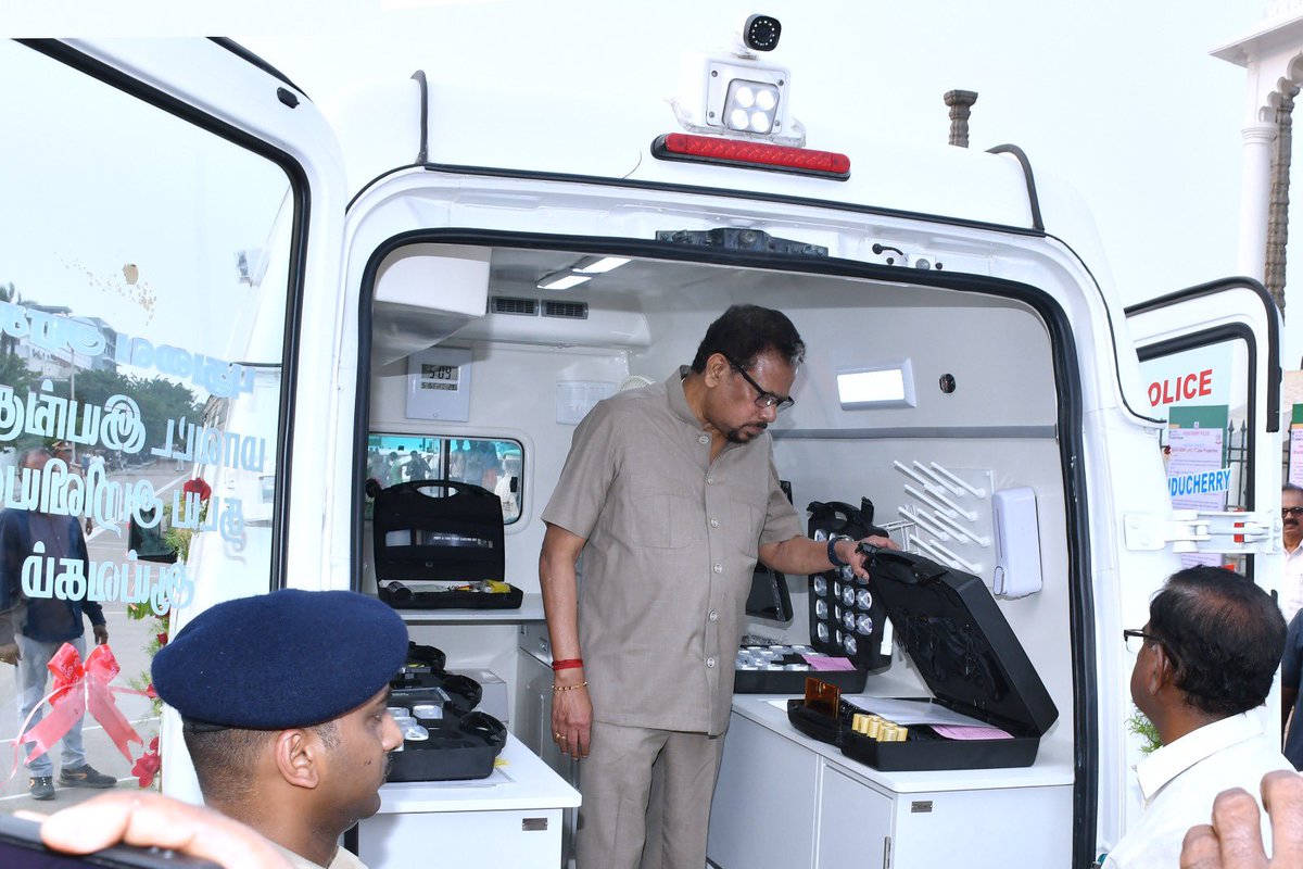 PuducheryPolice's tweet photo. Hon'ble @LGov_Puducherry inaugurated the Mobile Forensic Van in Puducherry today! 🚓🔬 Procured from #NFSU, this marks a significant step towards enhanced evidence collection.🇮🇳 #BharatiyaNyayaSanhita #BharatiyaNagarikSurakshaSanhita #DeliveringJustice
@AmitShah @PIBHomeAffairs https://t.co/tOUYCzKf8v