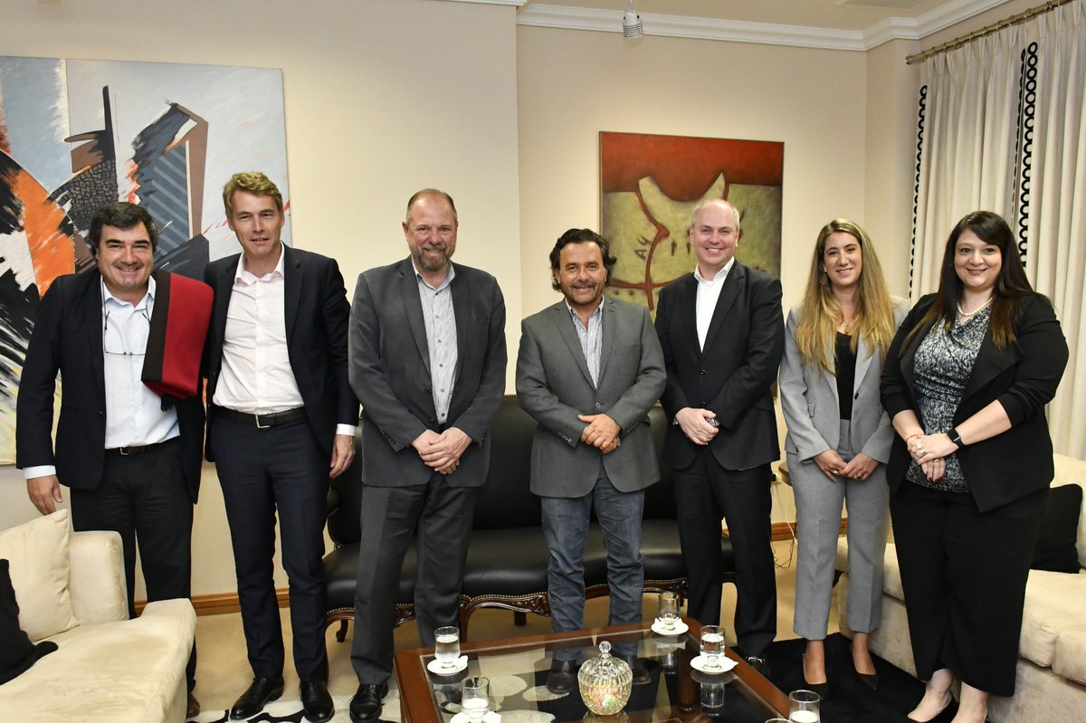 Hoy recibí a directivos de Eramine Sudamérica y al próximo presidente y director general del grupo francés Eramet, Paulo Castellari 🤝🏻

Hablamos sobre el avance del proyecto de litio Centenario Ratones, que ya está en producción y se prepara para alcanzar su máxima capacidad