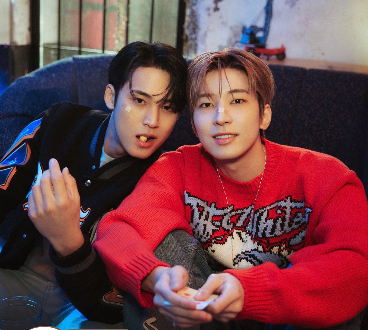 minimw69's tweet photo. my kpop ship                          my current ship https://t.co/xEe8FRP8KP