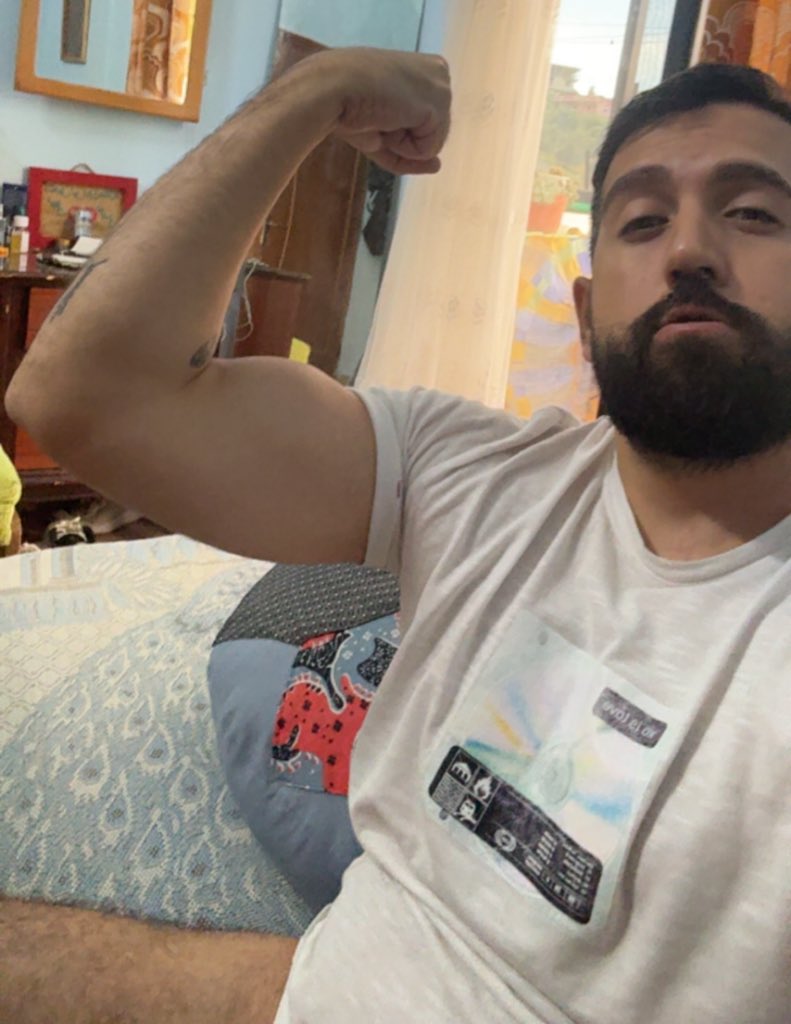 ItsAliHabibi's tweet photo. follow me on TikTok, link in bio 💪🏻 https://t.co/0lwrXRMxl7