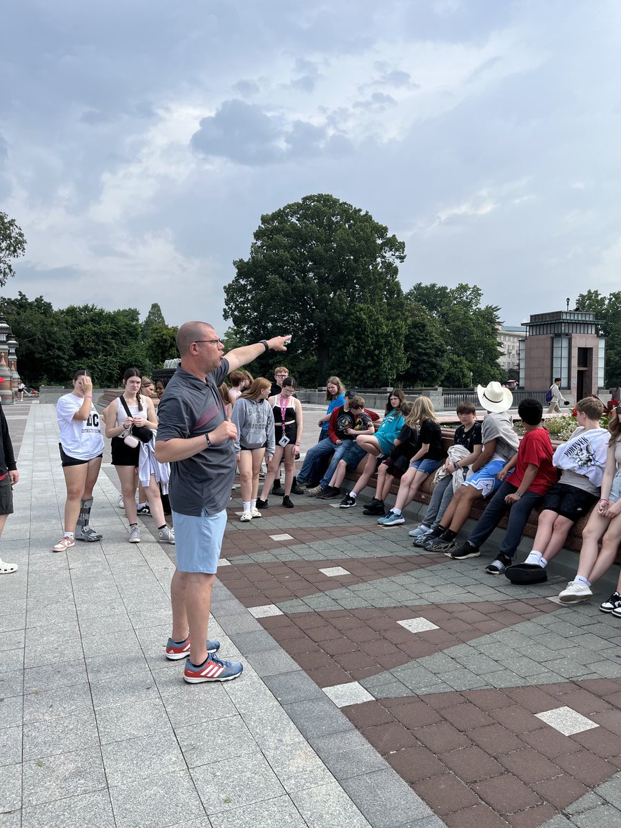 Mrs. Katie Rumbarger tweet media