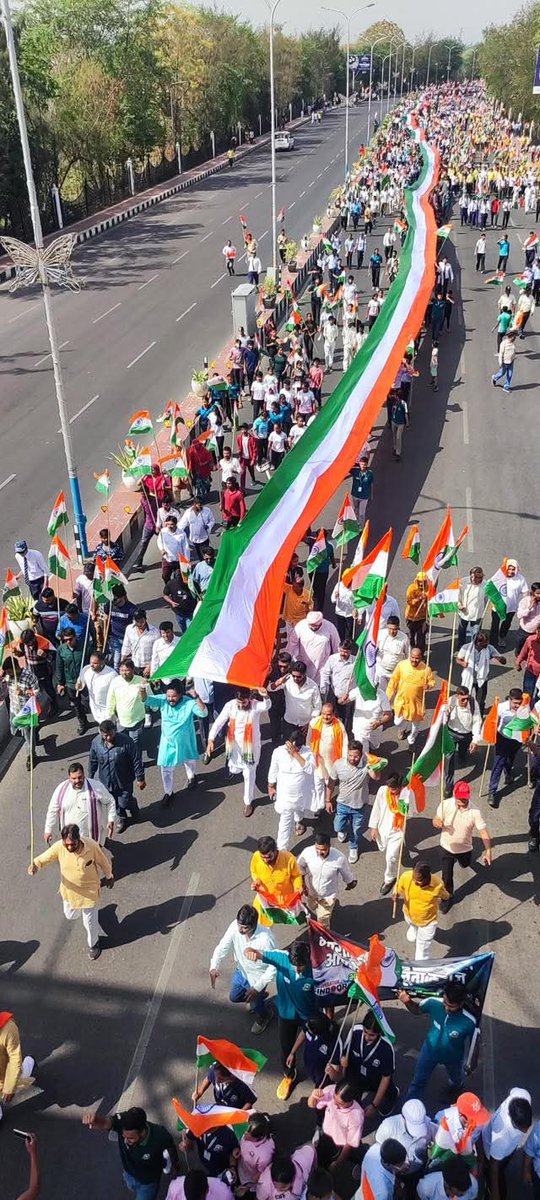 हमारे सैनिकों के सम्मान में तिरंगा यात्रा
स्थान राधा कृष्ण पार्क गौर सिटी ग्रेटर नोएडा वेस्ट दिनांक: 17 मई 2025 (शनिवार)
समय सुबह 8 बजे
हमारा तिरंगा हमारी शान देश को करें सम्मान
सभी राष्ट्रप्रेमियों से सादर अनुरोध है कि सपरिवार शामिल होकर आयोजन को सफल बनाएं
भारत माता की जय !!🙏🏻