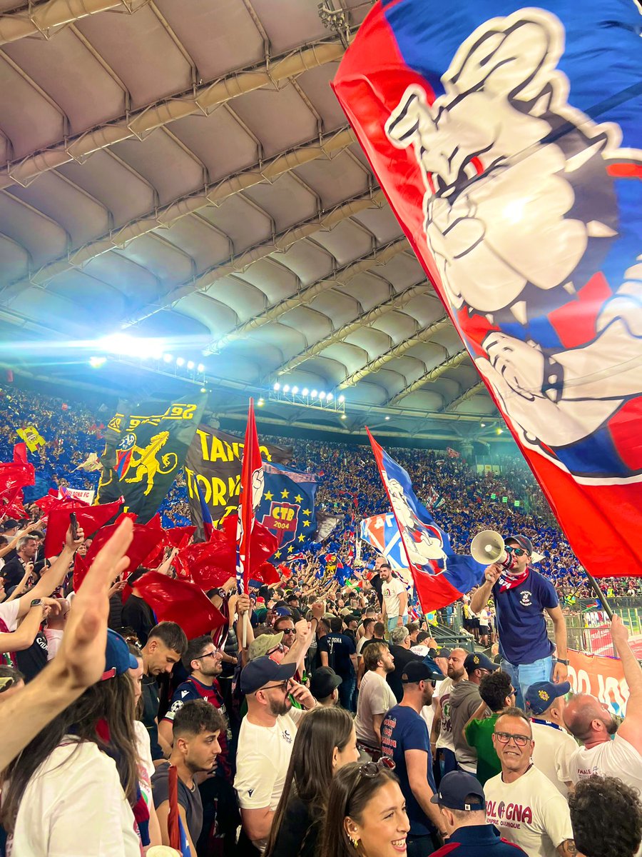migue9navarro's tweet photo. Final Coppa Italia 25🇮🇹 
🔴⚫️ Milan-Bologna 🔴🔵
📍Stadio Olímpico de Roma https://t.co/Uidt75lyBz