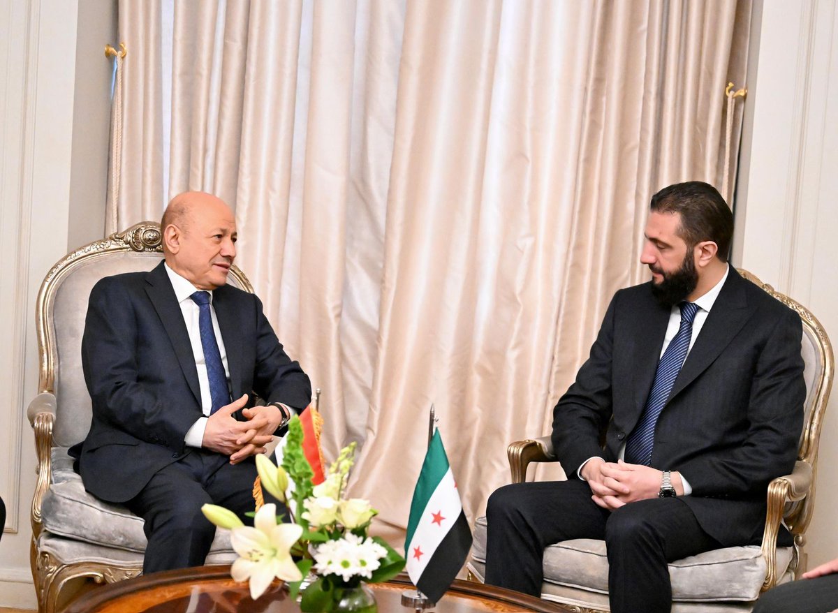A_S_Y_2's tweet photo. مناشدة 
الأخ رئيس مجلس القيادة الرئاسي 
    د/ رشاد محمد العليمي 
@PresidentRashad
تحية طيبة وتقدير   وبعـــــد ..
إذا كان لك تواصل مع فخامة الرئيس #أحمد_الشرع نرجوا أن تقول له 
لا يذهب إلى العراق لحضور القمة العربية فقد يتعرض لمكروه لاسمح الله
حفظه الله ورعاه وسدد خطاه لما فيه الخير للشعب السوري
بالنسبة لك رووح عادي
وخذ معك السبعة تتسلو في الطريق