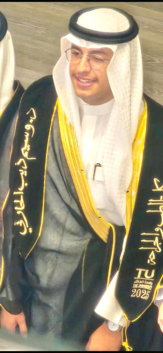 #الشبعة 
#بني_الحارث 
يتقدم ملتقى قبيلة الشبعة بني الحارث بالتهاني والتبريكات للدكتور وسيم بن ذيب بن سعد الشباعي الحارثي بمناسبة تخرجه من كلية الطب ، تخصص الطب والجراحة بتقدير ممتاز مع مرتبة الشرف سائلين الله أن ينفع به دينه ومليكه ووطنه وان يوفقه في حياته العلمية والعملية ،