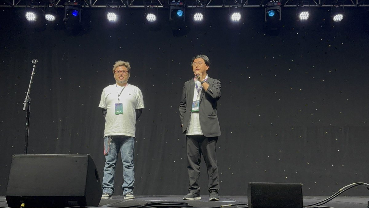 plsh_2nd's tweet image. シカゴで行われているイベント「アニメセントラル」にProduction +h.チーム(黒川智之監督、本多P)が招待いただいておりまして、さきほど開会式が行われました。
今日(5/16)はサイン会とプレスインタビューが予定されていて、明日(5/17)はProduction +h.のパネルが予定されています。
#AnimeCentral