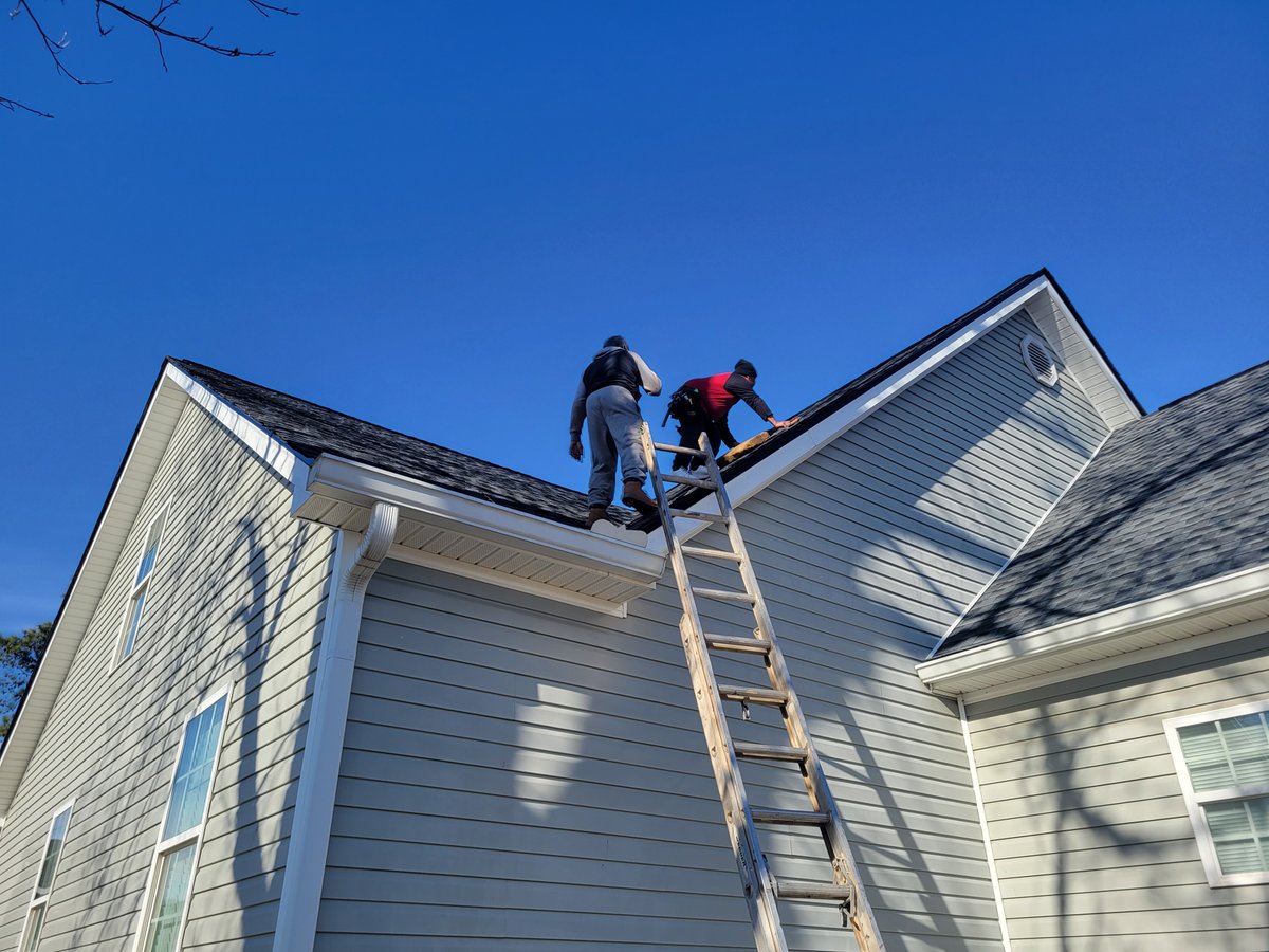 RoofingGeorgia1's tweet image. Swiftly swooped in to rescue a customer battling with a stubborn roof leak. With dependable tools and top-tier roofing materials, we had it patched up in no time. Just a usual day of leak busting! #RoofRepair #NoMoreLeaks