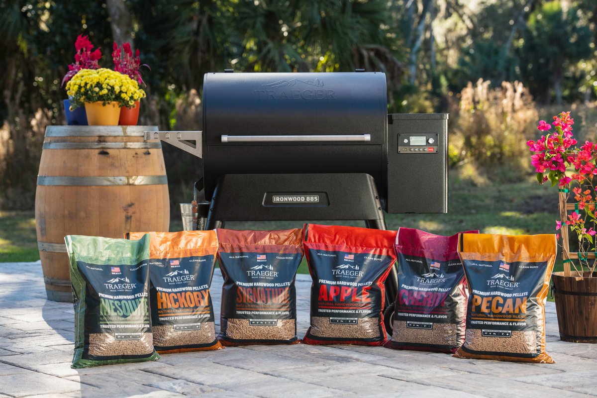 KilburysFeed's tweet photo. @TraegerGrills pellets, sauces and select rub on sale now until May 26th. $2 off pellets, $2 off sauce and up to 40% off select rubs. Traeger grills also on sale now, up to $300 off! https://t.co/F92g6phEtu