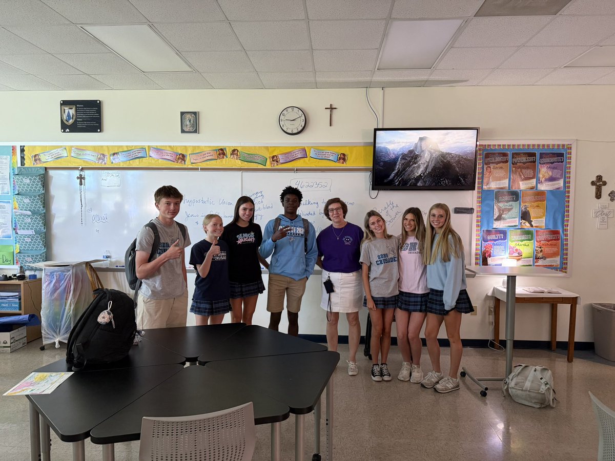 GoCardinals2020's tweet photo. End of a school year!

I’m going to miss this group!
@StDominicHS https://t.co/te0BLekQ10