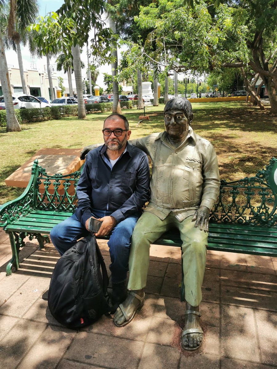 MartinUicab's tweet photo. Tantas historias, que nos quedamos cortos en contarlas, Felíz cumpleaños @fariseo2012 por todo lo que sigues aportando a la vida política de este país. https://t.co/iRe5EkrChx