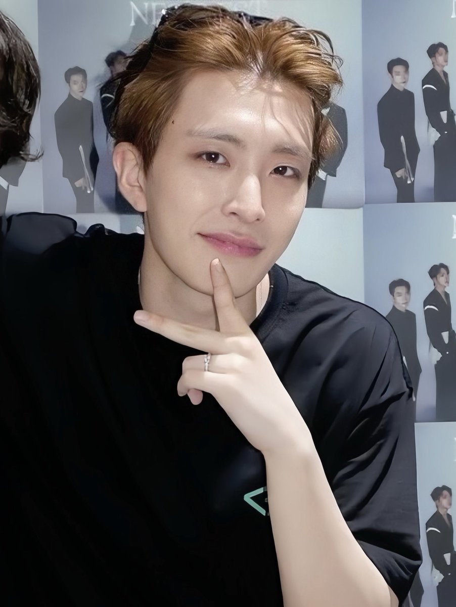 GamJBeom's tweet photo. ลูกสามขวบครึ่ง ตั้งแต่เมื่อไหร่🧐 https://t.co/Nun7d2SpI9