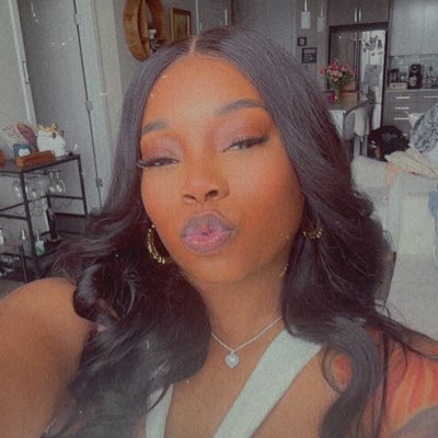 Shantreaaa's tweet photo. #NewProfilePic https://t.co/ekaRjQfyrw