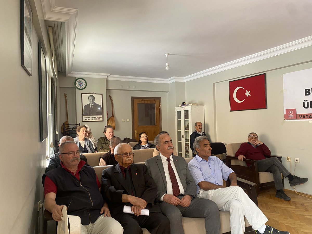 VatanPartisi26's tweet photo. Tepebaşı 3. Olağan İlçe Kurultayımızı Gerçekleştirdik!

Yönetim kurulumuz belirlendi, başkanımız seçildi.

Kurultaya, mücadele hayatını Atatürk devrimlerine ve tam bağımsız Türkiye ülküsüne adamış kıdemli Aydınlıkçı, Emekli Eğitim Müfettişi İbrahim AYDOĞAN’ın ismini verdik. https://t.co/4iQeVzeoaz