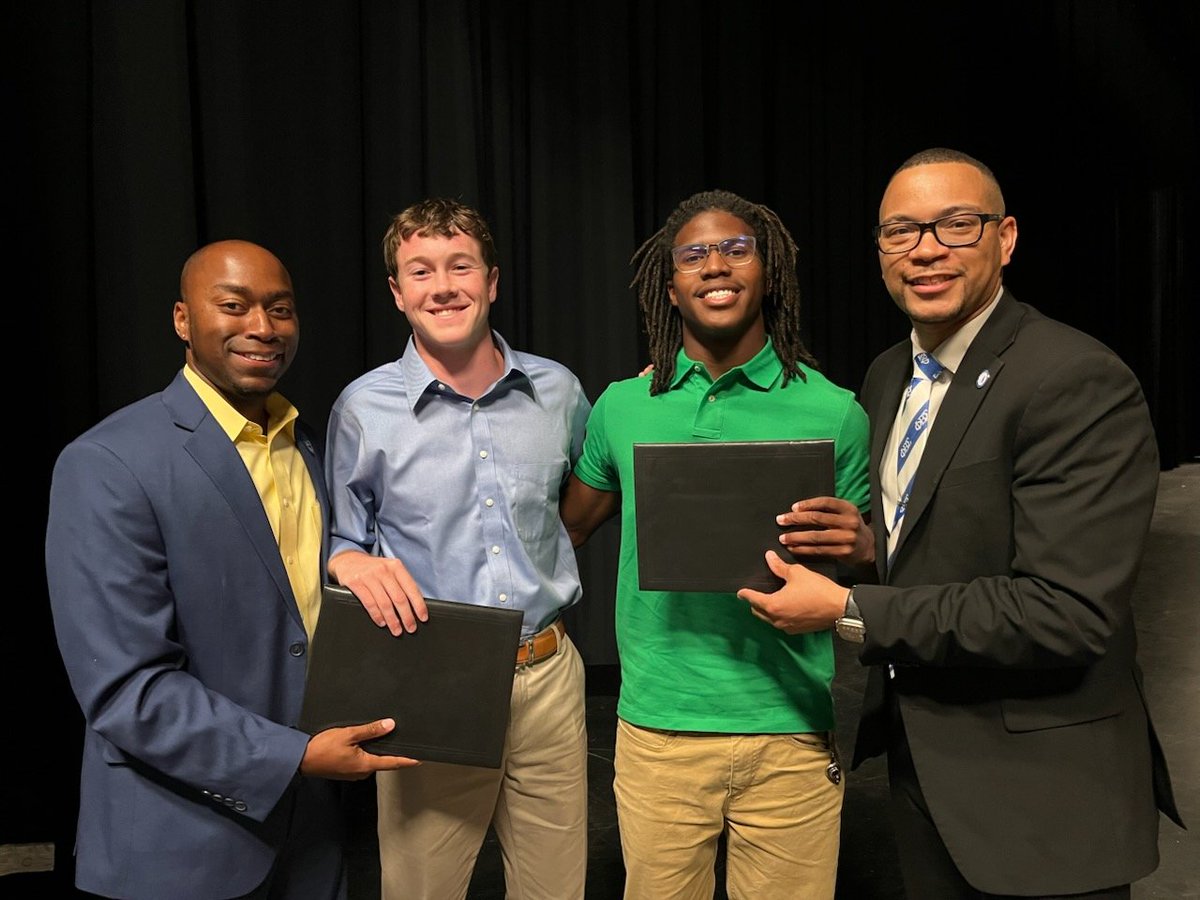 _ohstrack's tweet image. Congratulations to Bailey Kosko and Ellis Lankster! Bailey is the scholarship recipient of the Chris Patton Award of Excellence in Track &amp;amp; Field. Ellis is the scholarship recipient of the Chris Bush Award of Excellence in Track &amp;amp; Field!