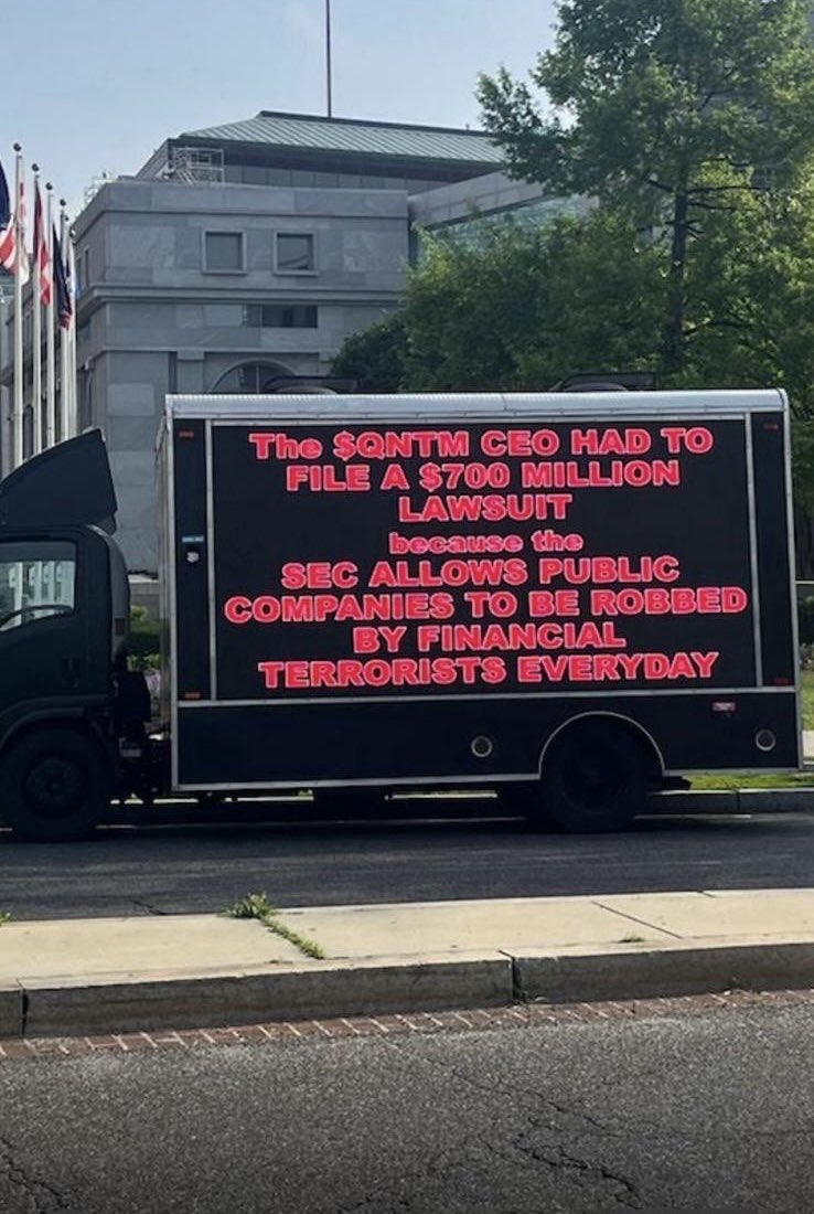 Malone_Wealth's tweet photo. SOMEONE PARKED THIS TRUCK IN FRONT OF THE SEC BUILDING THIS MORNING 👀 https://t.co/lx8ZOSIDN3