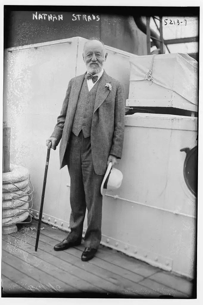 Phoebe Arslanagić-Little (@pmarslanagic) on Twitter photo For <a href="/WorksInProgMag/">Works in Progress</a>, I tell the story of the fight to bring safe milk to America through the opposing efforts of two men.
Philanthropist Nathan Straus argued pasteurisation was the answer. Dr Henry Coit thought it was dangerous. Both had lost children to milk-borne diseases. 1/2 For <a href="/WorksInProgMag/">Works in Progress</a>, I tell the story of the fight to bring safe milk to America through the opposing efforts of two men.
Philanthropist Nathan Straus argued pasteurisation was the answer. Dr Henry Coit thought it was dangerous. Both had lost children to milk-borne diseases. 1/2