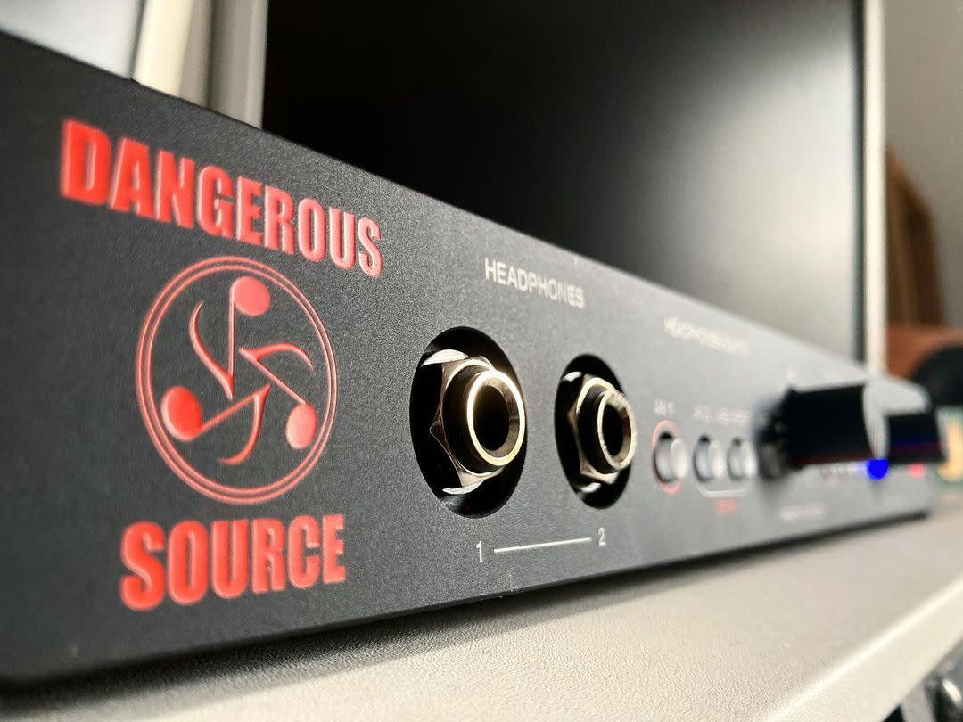 Small but mighty, Dangerous Music SOURCE gives mastering-grade monitoring in a package you can toss in your backpack. Studio-quality conversion, speaker switching, and powerful headphone amps—all on the go.

🔗 dangerousmusic.com/product/source

#dangerousmusic #MixDifferent