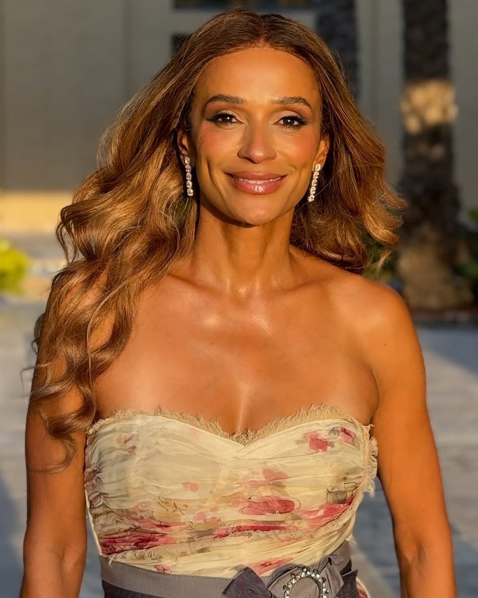 #gratidão Sou grata por cada dia e cada pessoa que faz parte da minha vida. Sou grata por viver ao lado dos que amo. Sou grata pela força de todos dias acreditar num amanhã melhor.❤️