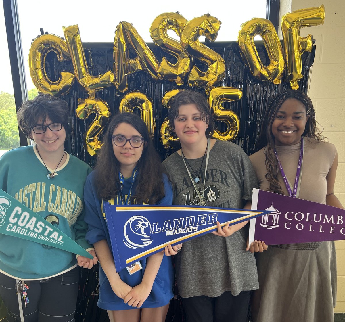 dutchforkhigh's tweet image. In honor of our Senior's last few days of high school, let's celebrate their plans for after graduation. We recently honored our graduates with Decision Day where we highlight their future plans & goals. Congratulations to the Class of 2025!