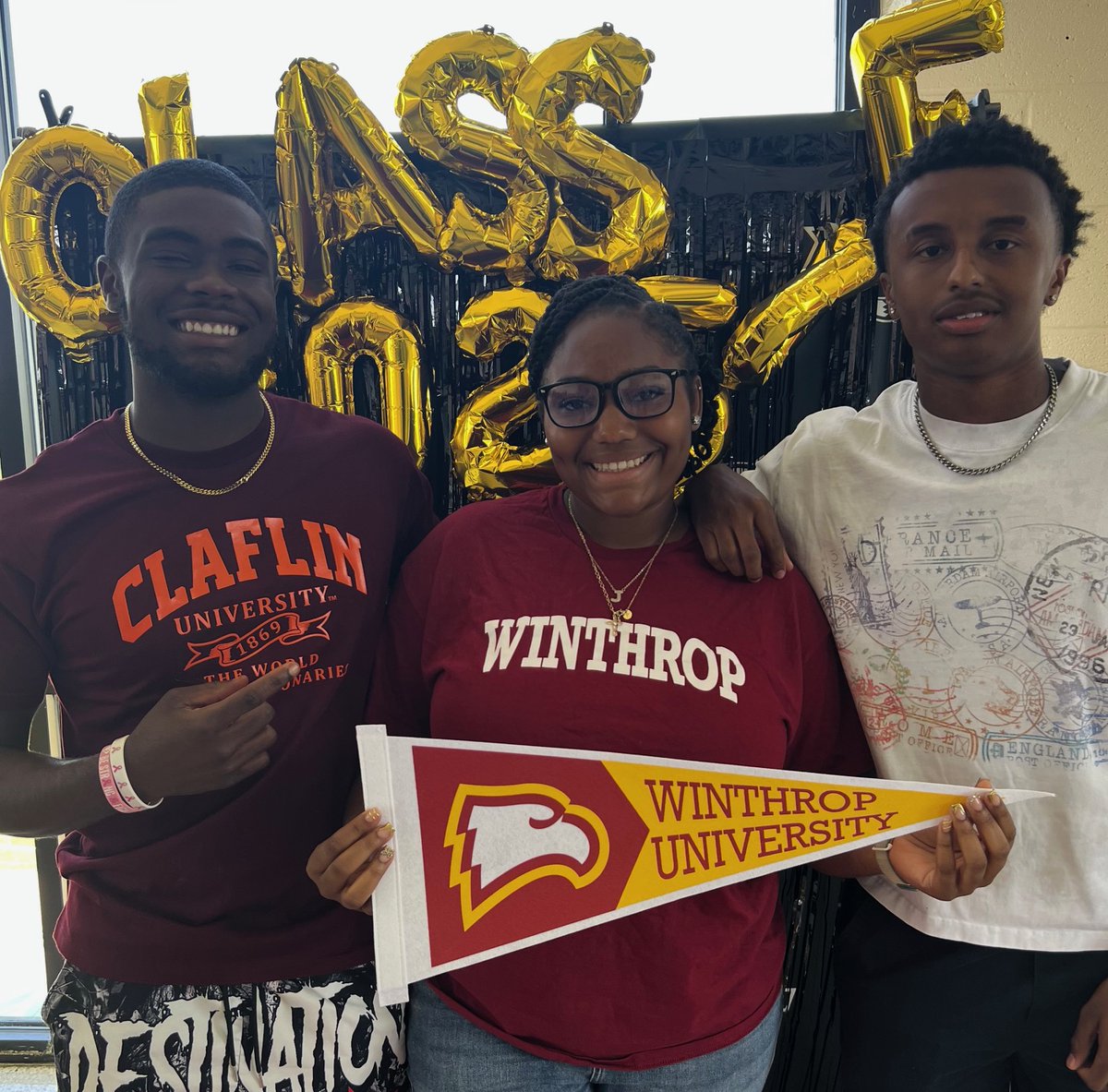 dutchforkhigh's tweet image. In honor of our Senior's last few days of high school, let's celebrate their plans for after graduation. We recently honored our graduates with Decision Day where we highlight their future plans & goals. Congratulations to the Class of 2025!