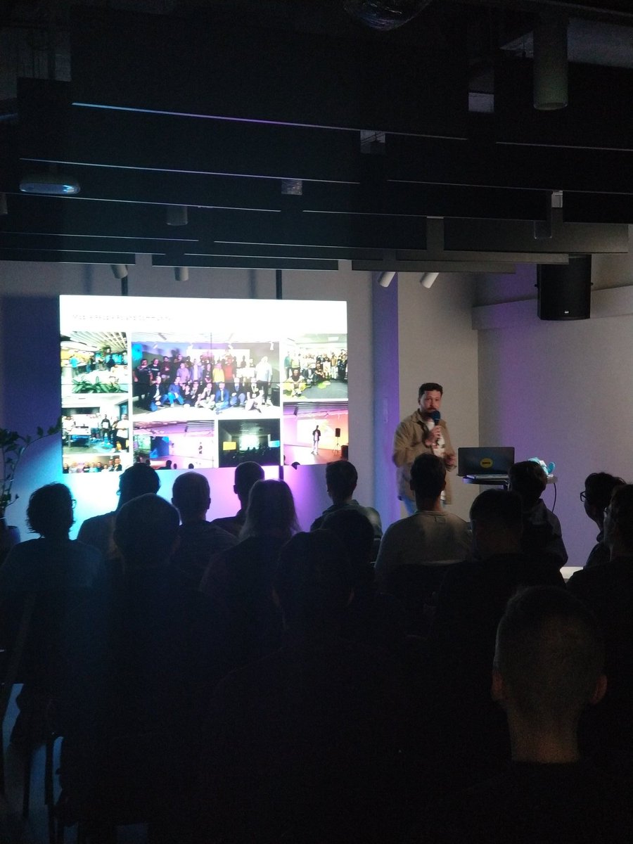 Flutter Cracow Meetup π (@fluttercracow) on Twitter photo We took off! Alex is now introducing our event partner <a href="/EPAMSystems/">EPAM Systems</a> and GDG Krakow and what they do with AI! We took off! Alex is now introducing our event partner <a href="/EPAMSystems/">EPAM Systems</a> and GDG Krakow and what they do with AI!
