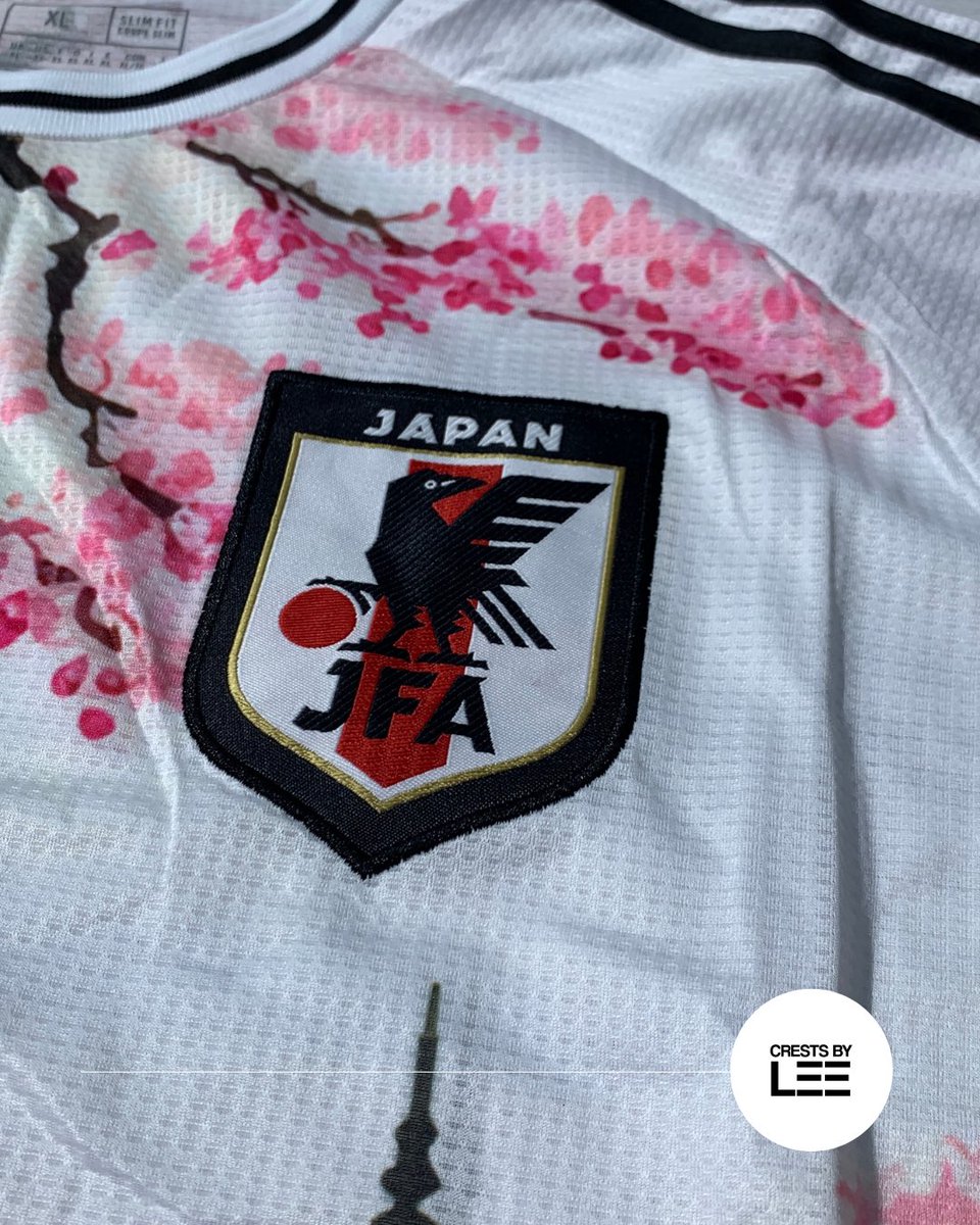 crestsbylee's tweet image. Authentic Japan Jersey: 14K
Delivery All Over Lagos: 3K
Delivery Outside Lagos: Depends on Location 
Customization: 3.5K
#seethedetailscbl #footballjerseys #retrojerseys #jerseys