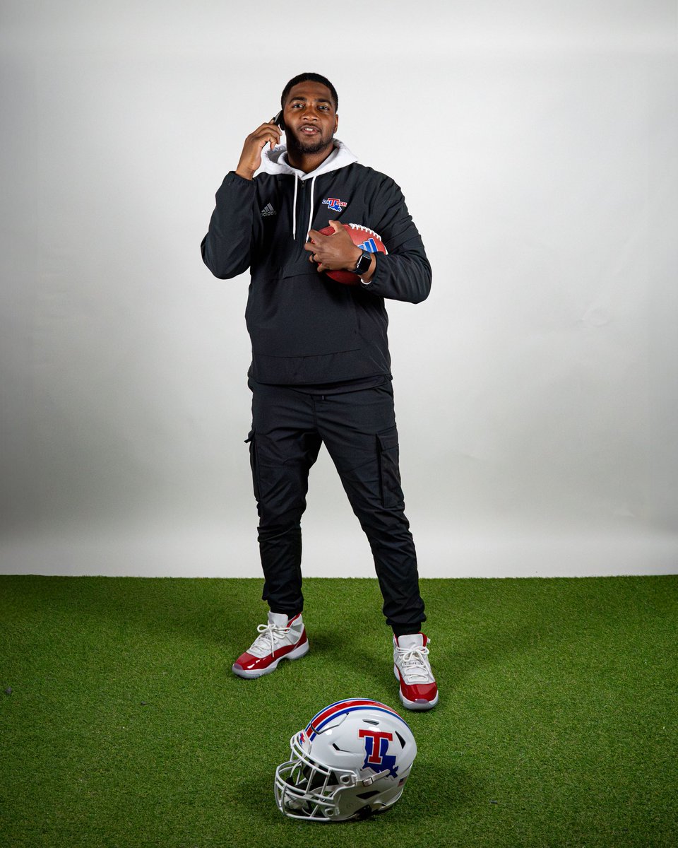 COACH ARNICK ⚡️ (@c_arnick28) on Twitter photo If you want to see Dreams turn to Reality then stand on that!!! 
It’s Time to Eat 🦈🦈
#GODOGS  #TAKERS 🔴🔵 If you want to see Dreams turn to Reality then stand on that!!! 
It’s Time to Eat 🦈🦈
#GODOGS  #TAKERS 🔴🔵